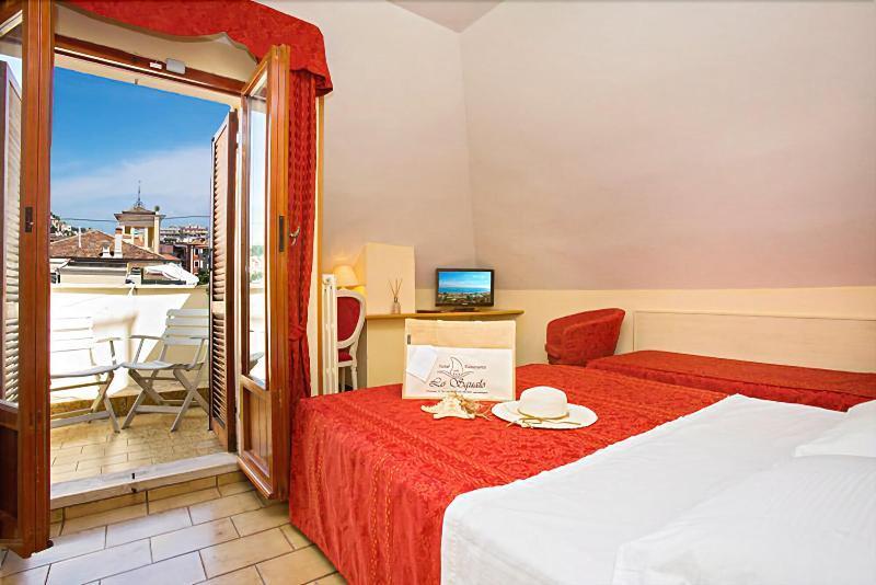 Hotel Lo Squalo Grottammare Exterior photo