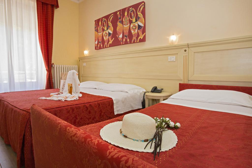 Hotel Lo Squalo Grottammare Room photo
