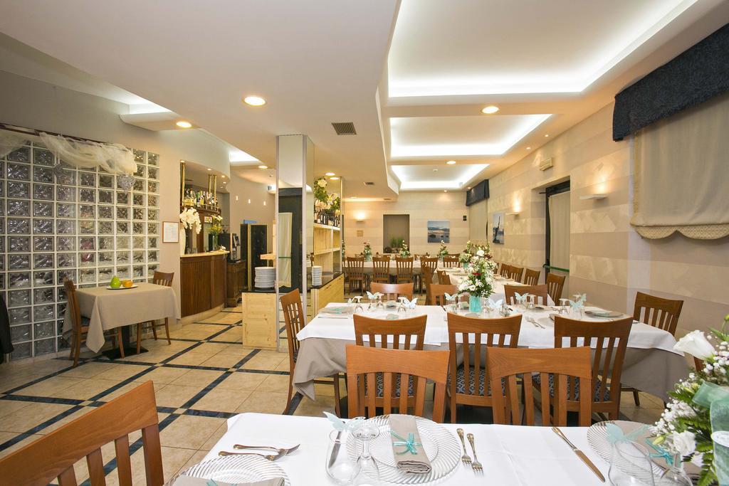 Hotel Lo Squalo Grottammare Exterior photo